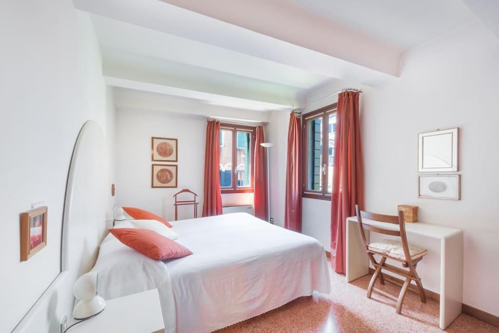 Ca' De La Comare, Relaxing And Elegant Apartment On Canal Grande البندقية المظهر الخارجي الصورة